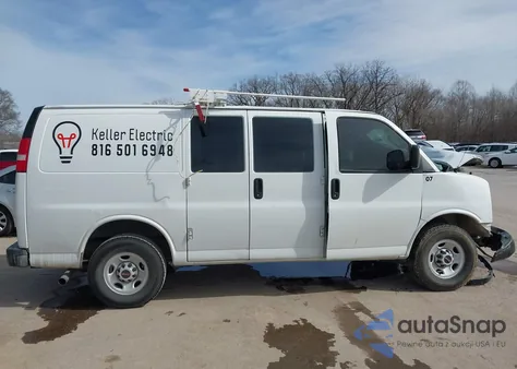 2017 GMC Savana 3500 Work Van z USA, uszkodzony, nr VIN 1GTZ7GFG8H1108467